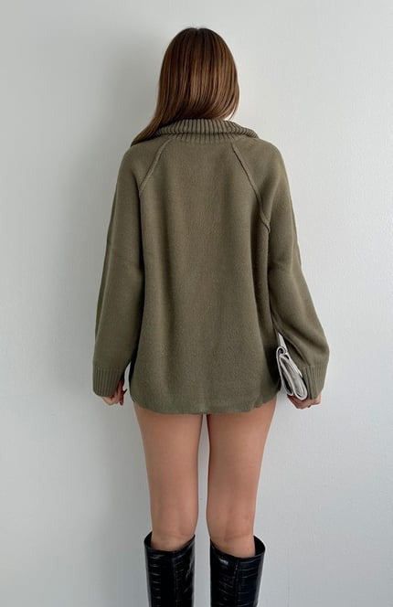 Oversize zipkofta med hög krage
