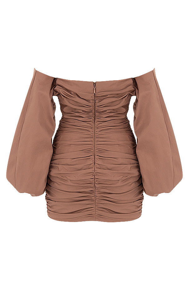 Omlottklänning med bara axlar