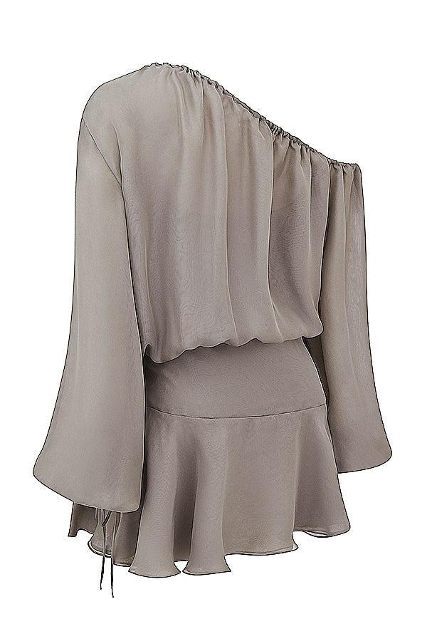 Ljusgrön iregelbunden off shoulder klänning