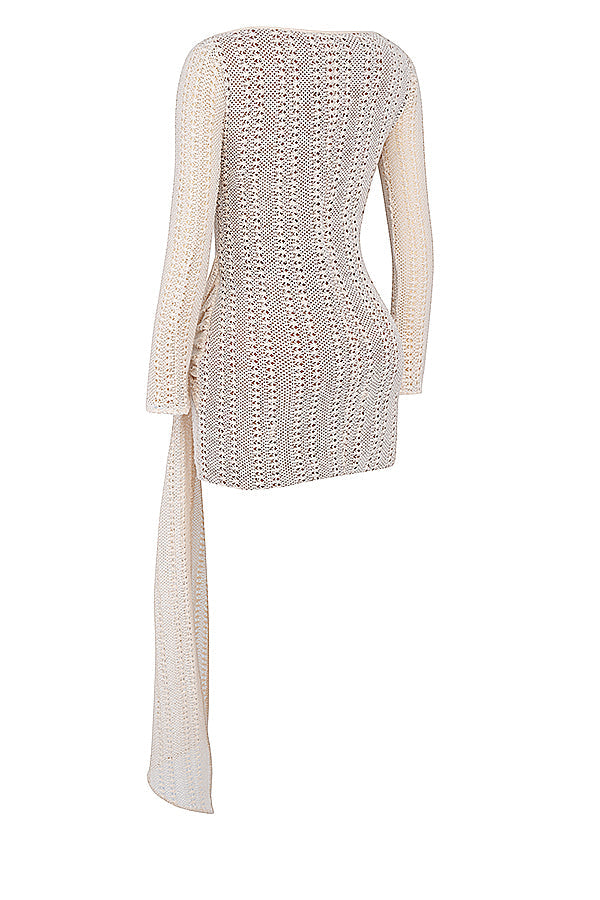 Stickad klänning med öppen spets framtill