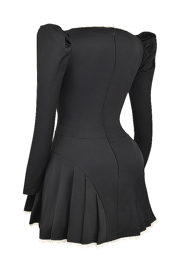 Svart krämveckad miniklänning