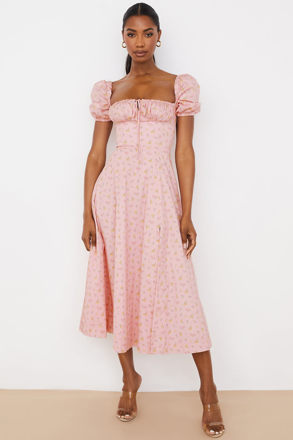 Medium sundress med blommiga puffärmar