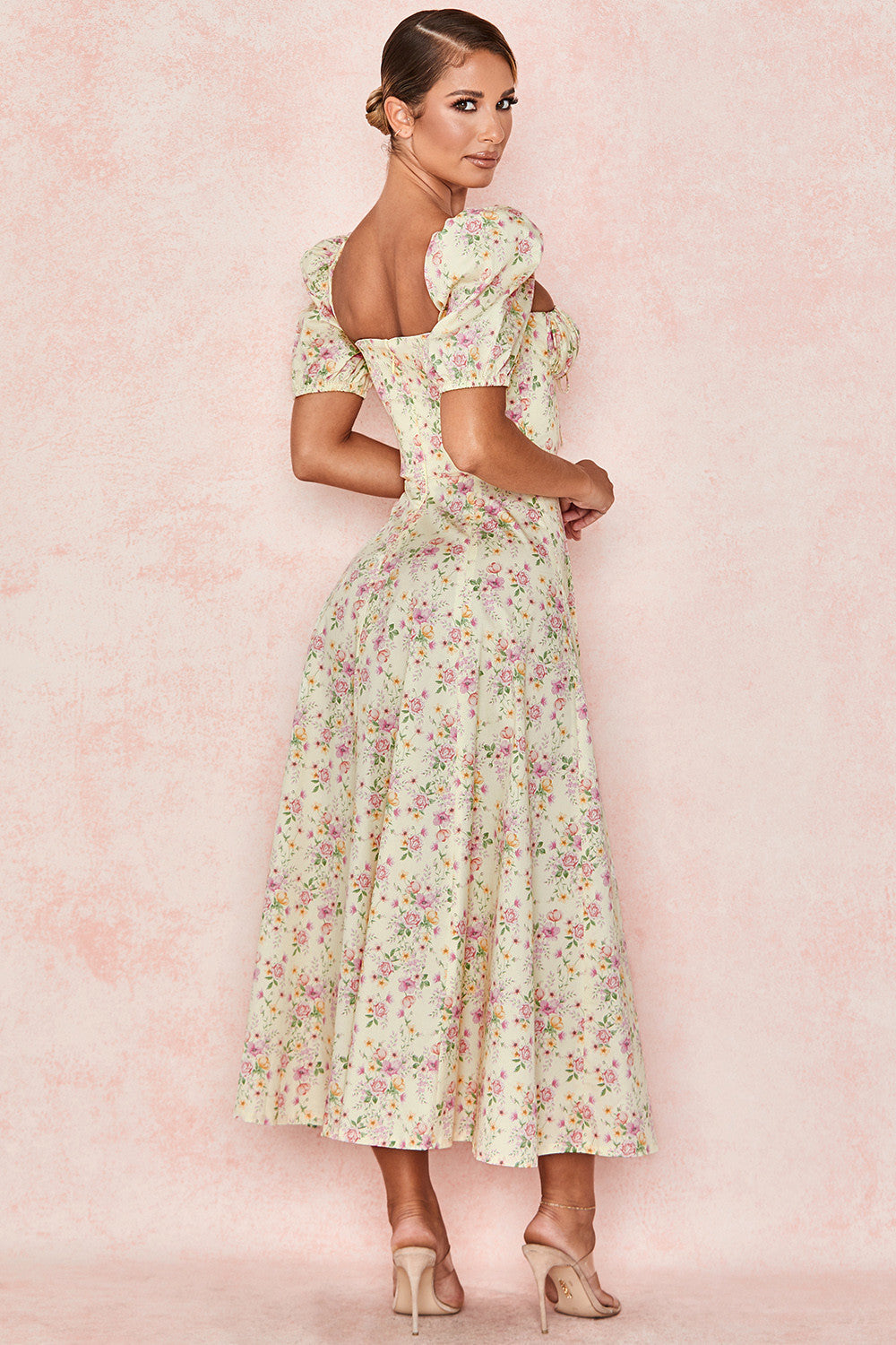 Medium sundress med blommiga puffärmar