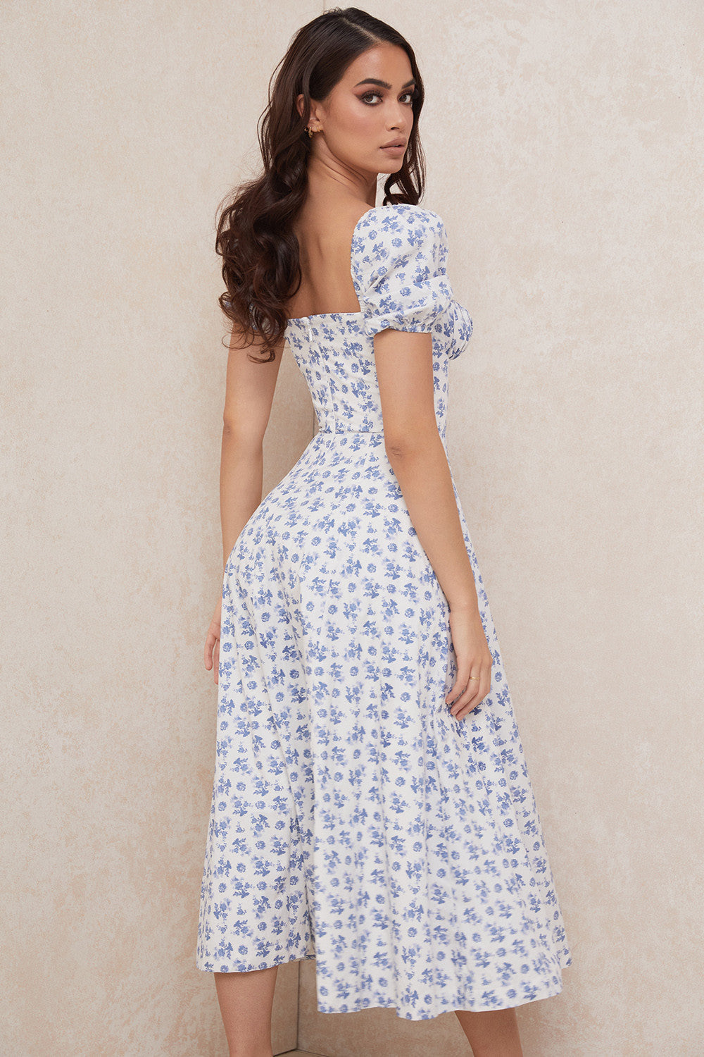 Medium sundress med blommiga puffärmar
