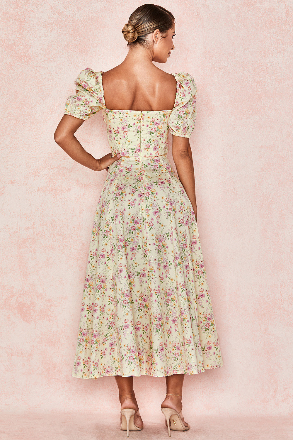 Medium sundress med blommiga puffärmar
