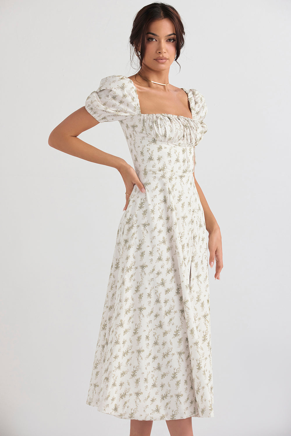 Medium sundress med blommiga puffärmar