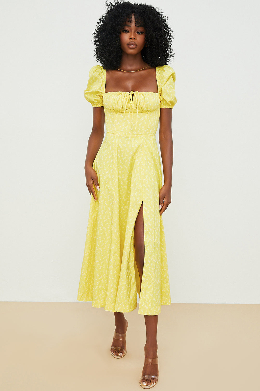 Medium sundress med blommiga puffärmar