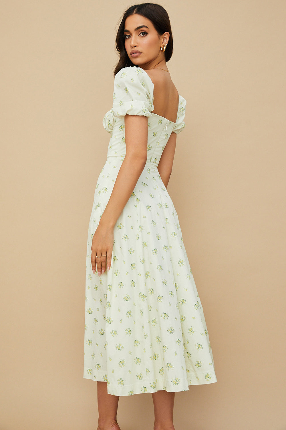 Medium sundress med blommiga puffärmar