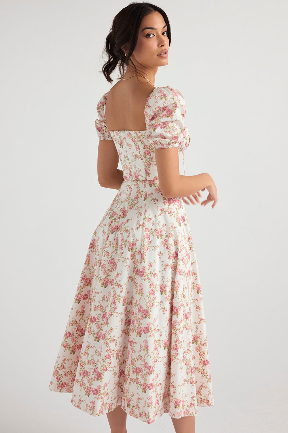 Medium sundress med blommiga puffärmar