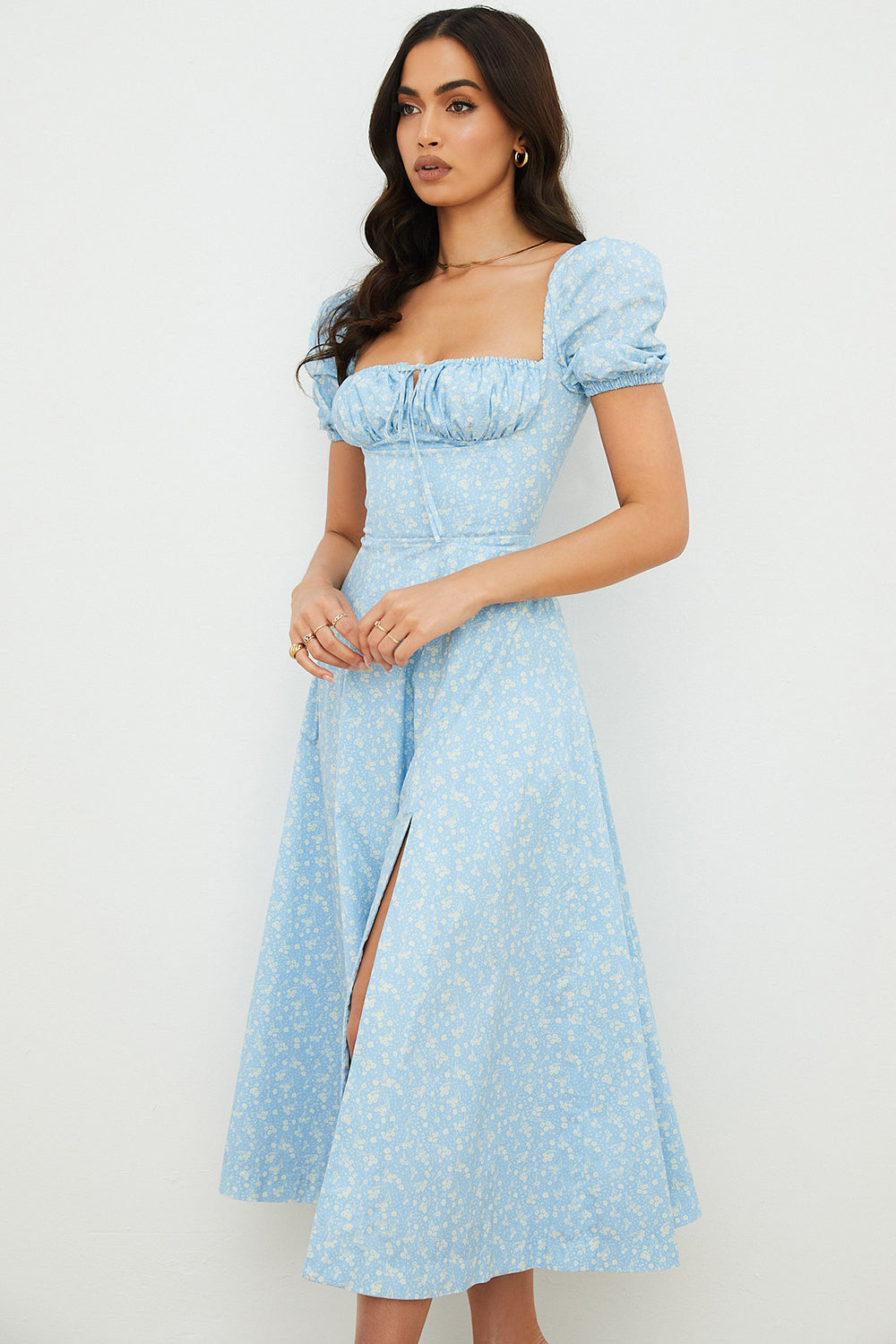 Medium sundress med blommiga puffärmar