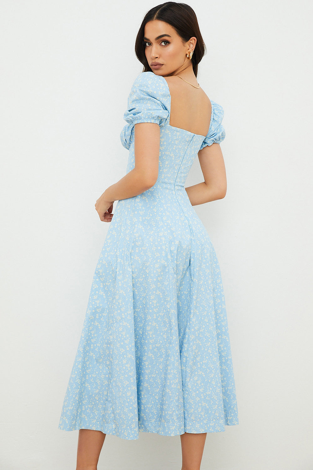 Medium sundress med blommiga puffärmar