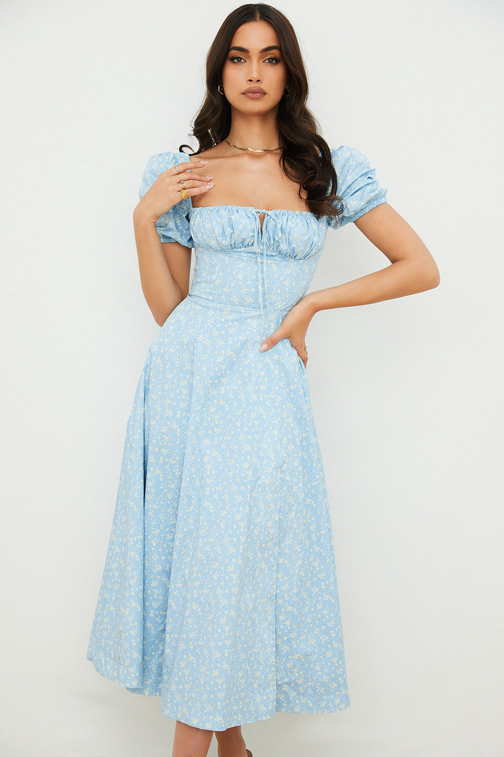 Medium sundress med blommiga puffärmar