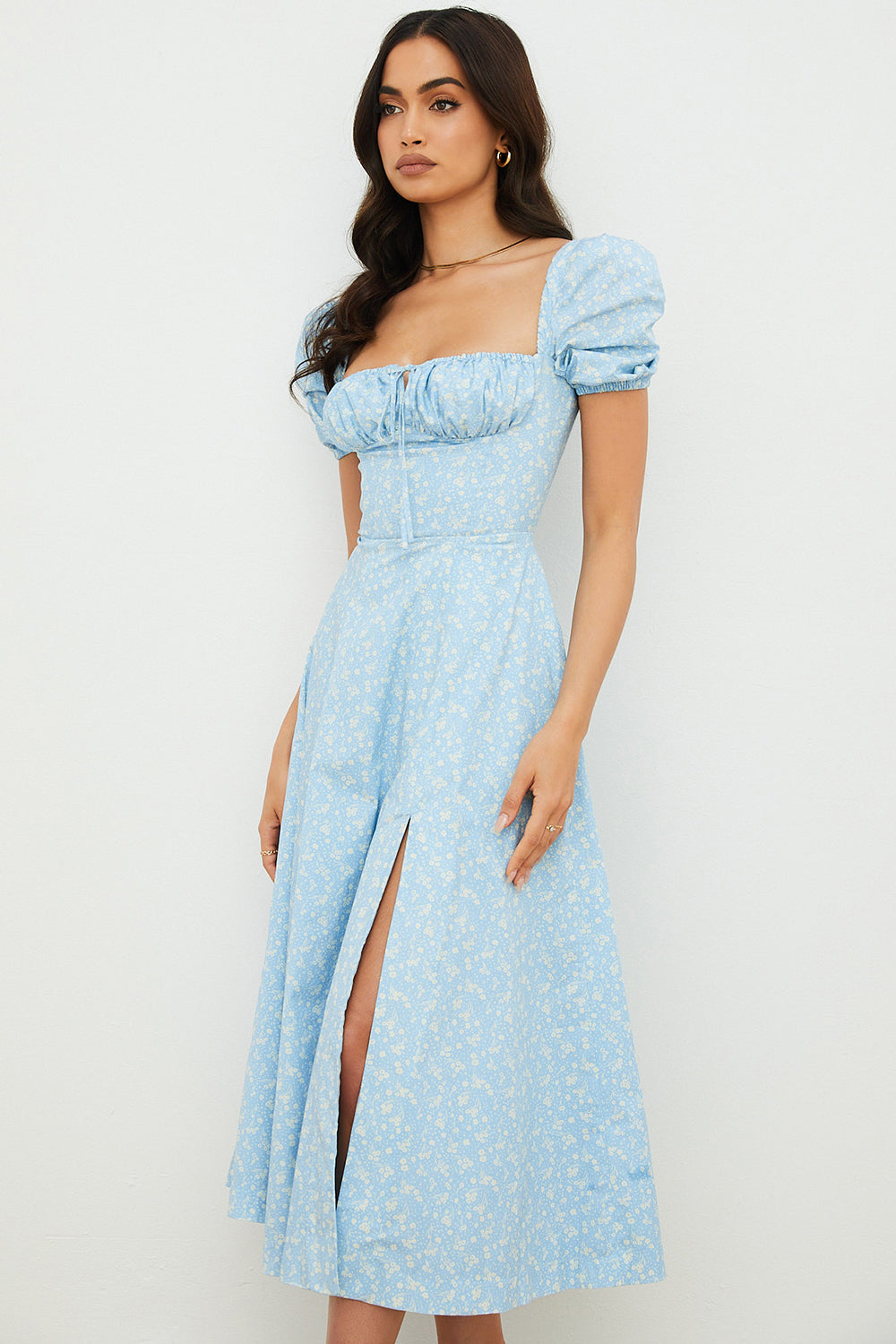 Medium sundress med blommiga puffärmar