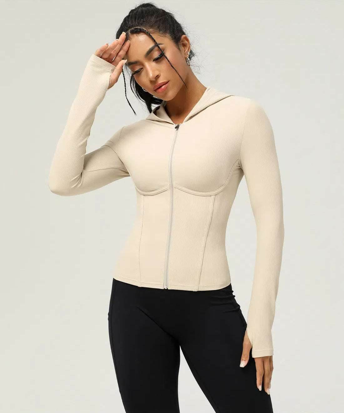 Ribbad hoodie med dragkedja