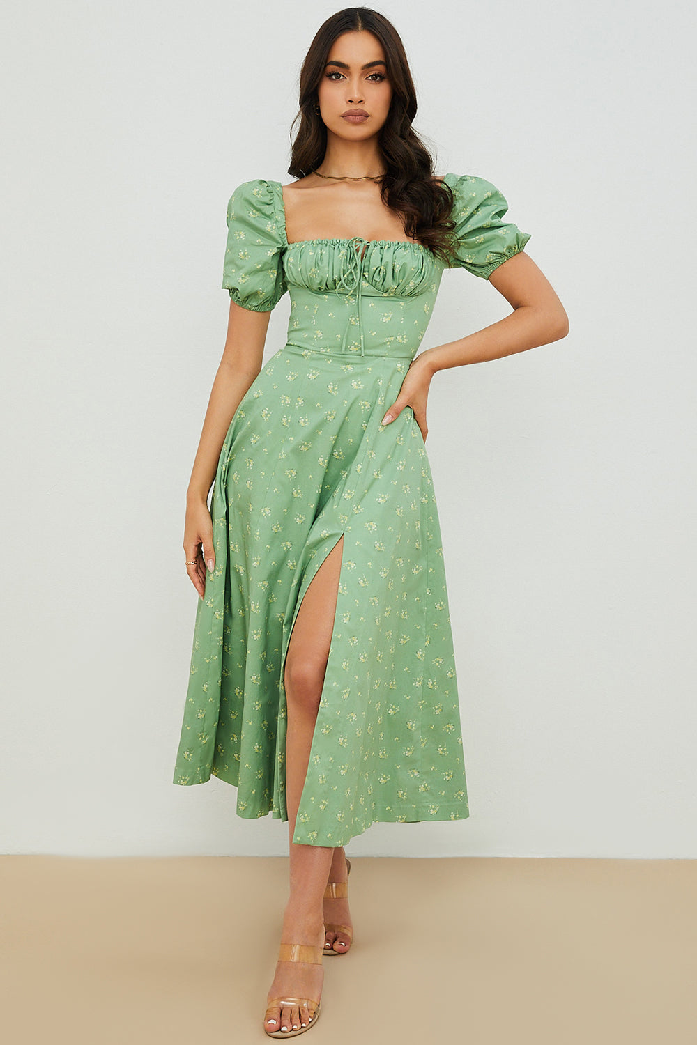Medium sundress med blommiga puffärmar
