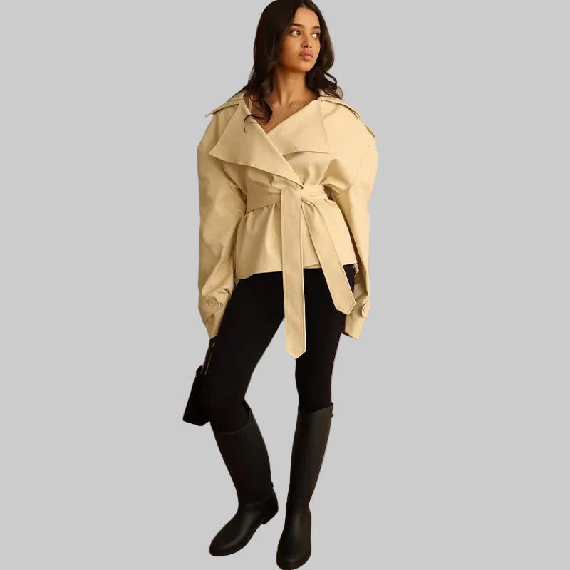 Omlottjacka med vida slag och knytskärp