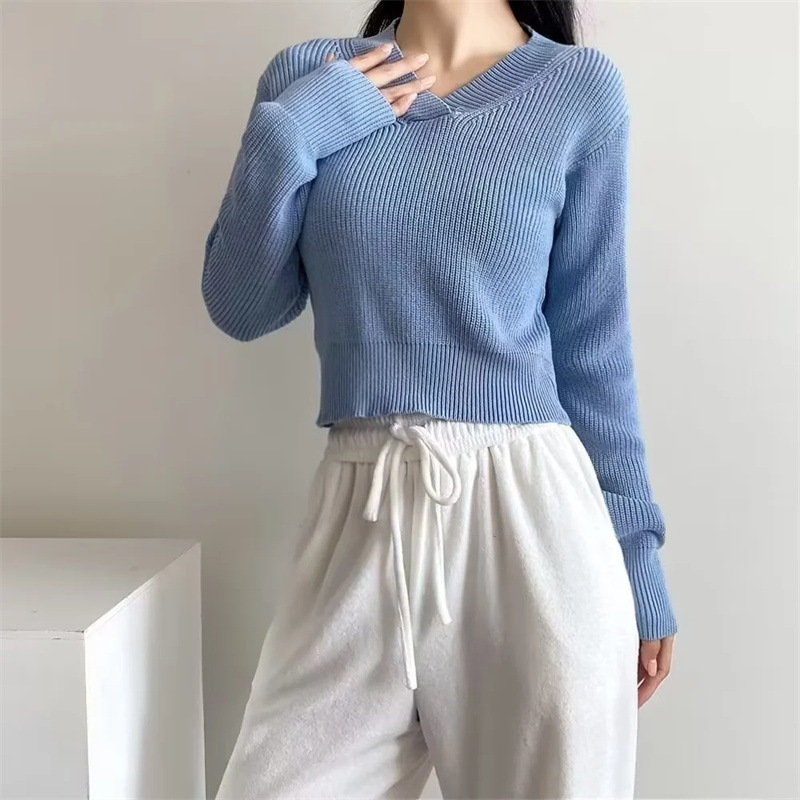 V-ringad tjock pullover croppad tröja