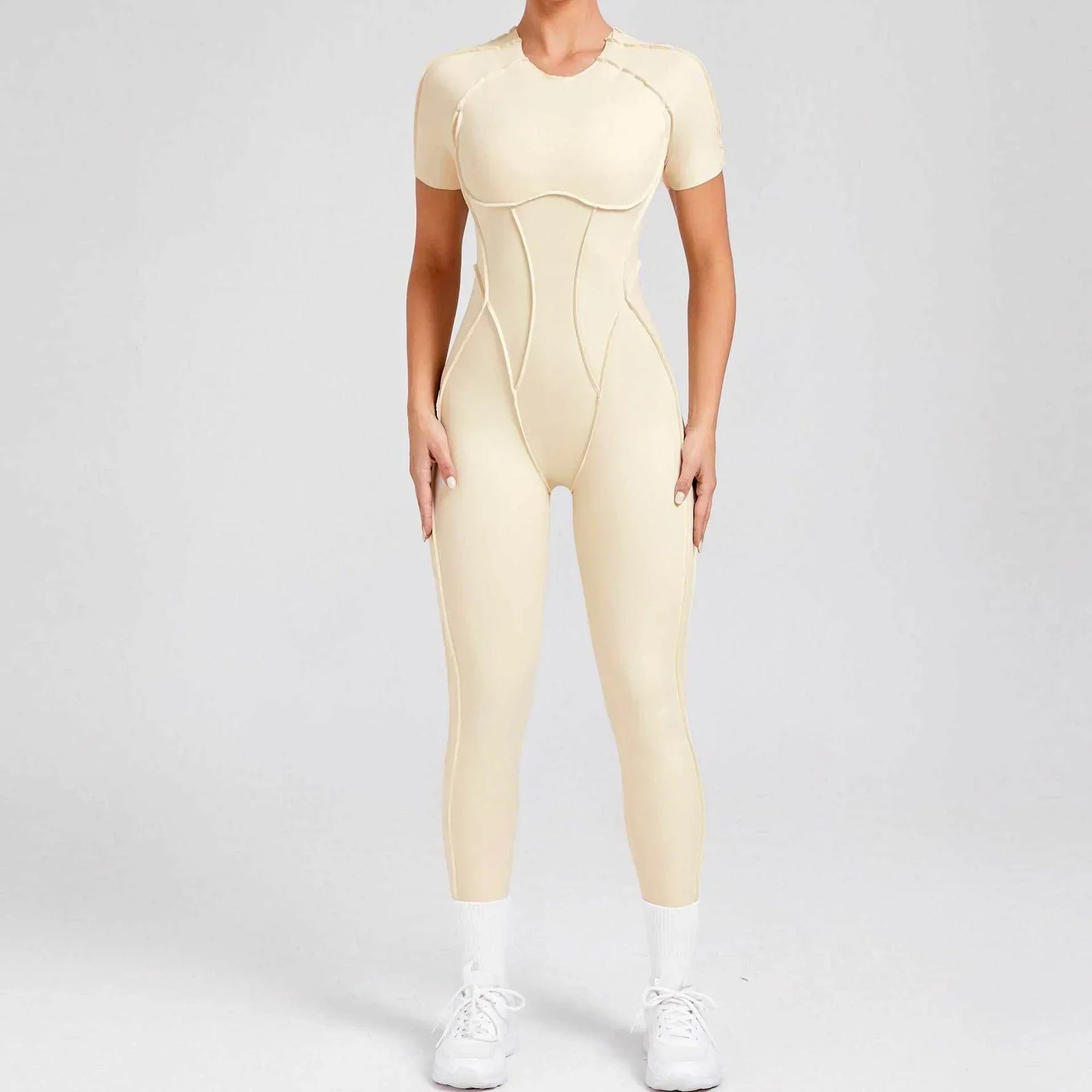 Sportig jumpsuit med korta ärmar