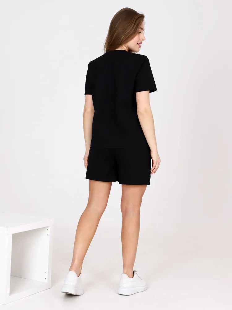 Avslappnad T-shirt och shorts-set