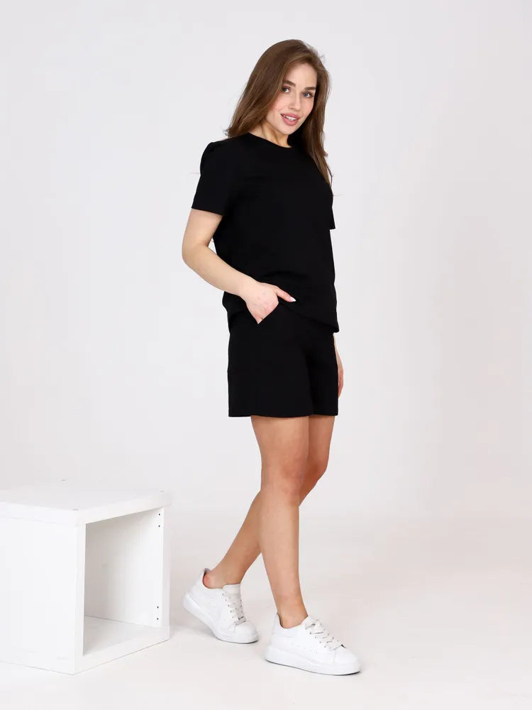 Avslappnad T-shirt och shorts-set