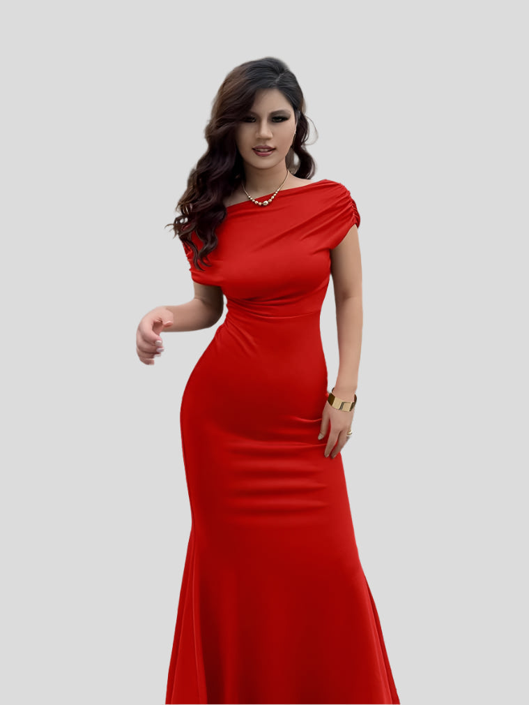 Elegant lång aftonklänning med draperad midja