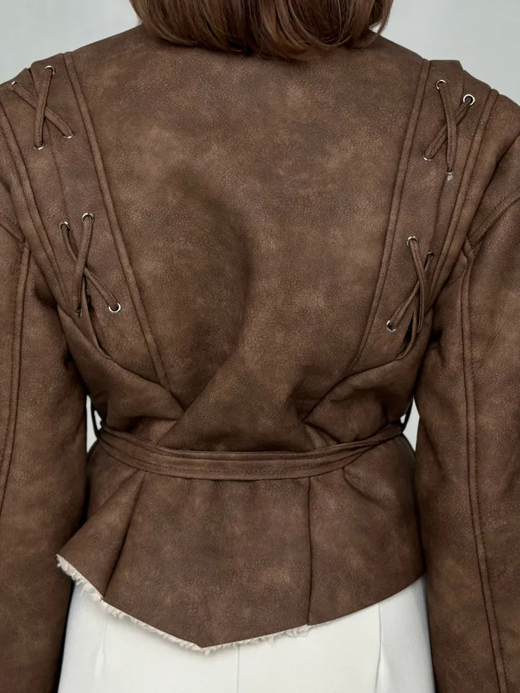 Brun omlottjacka med knytskärp och mjuk kant