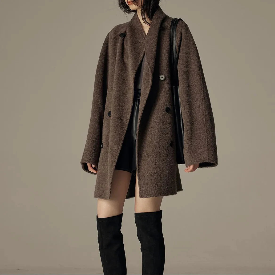 Oversize dubbelknäppt kappa med sjalkrage