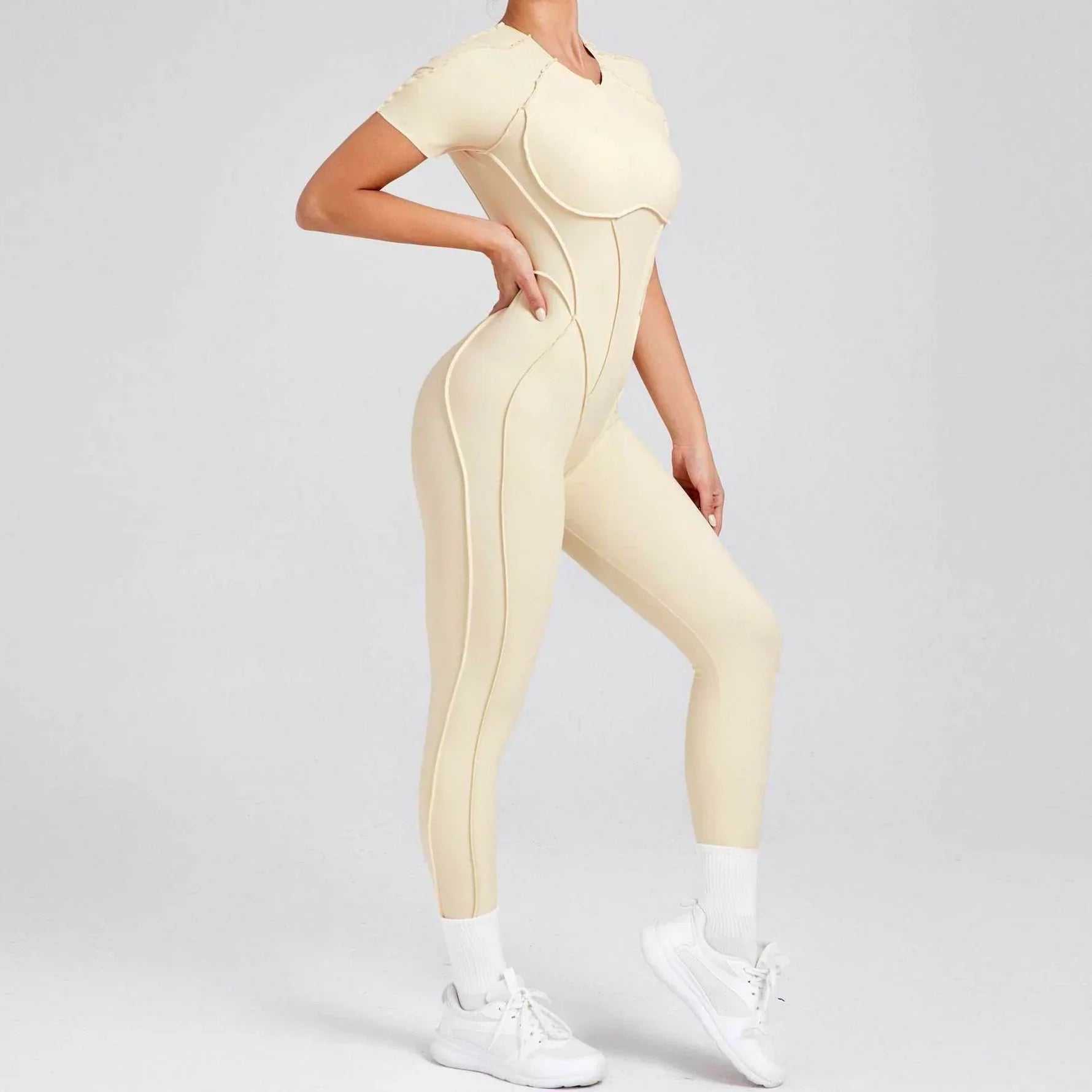 Sportig jumpsuit med korta ärmar