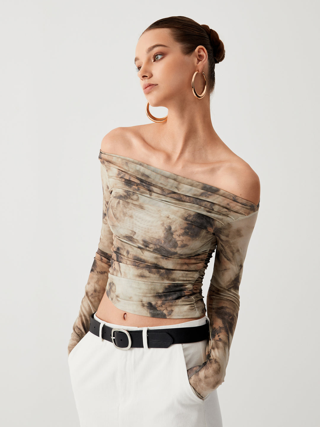 Brun tie-dye off shoulder topp med långa ärmar