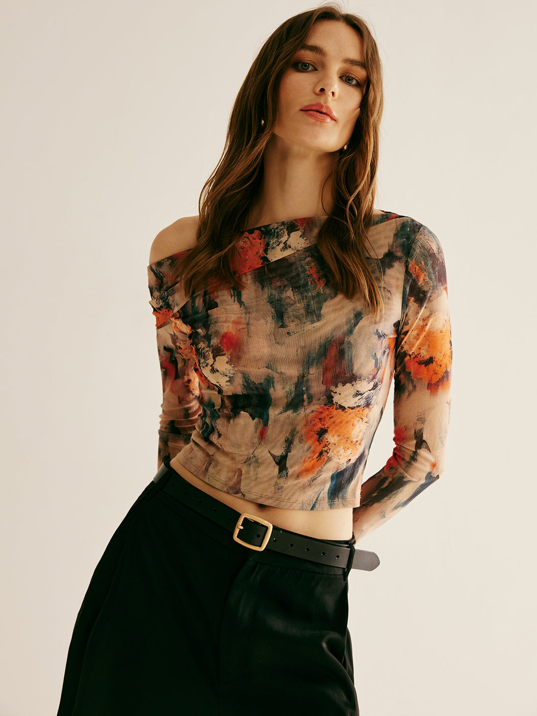 Abstrakt mönstrad mesh-topp med off shoulder