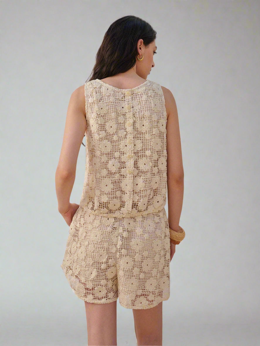 Beige blommig spetset