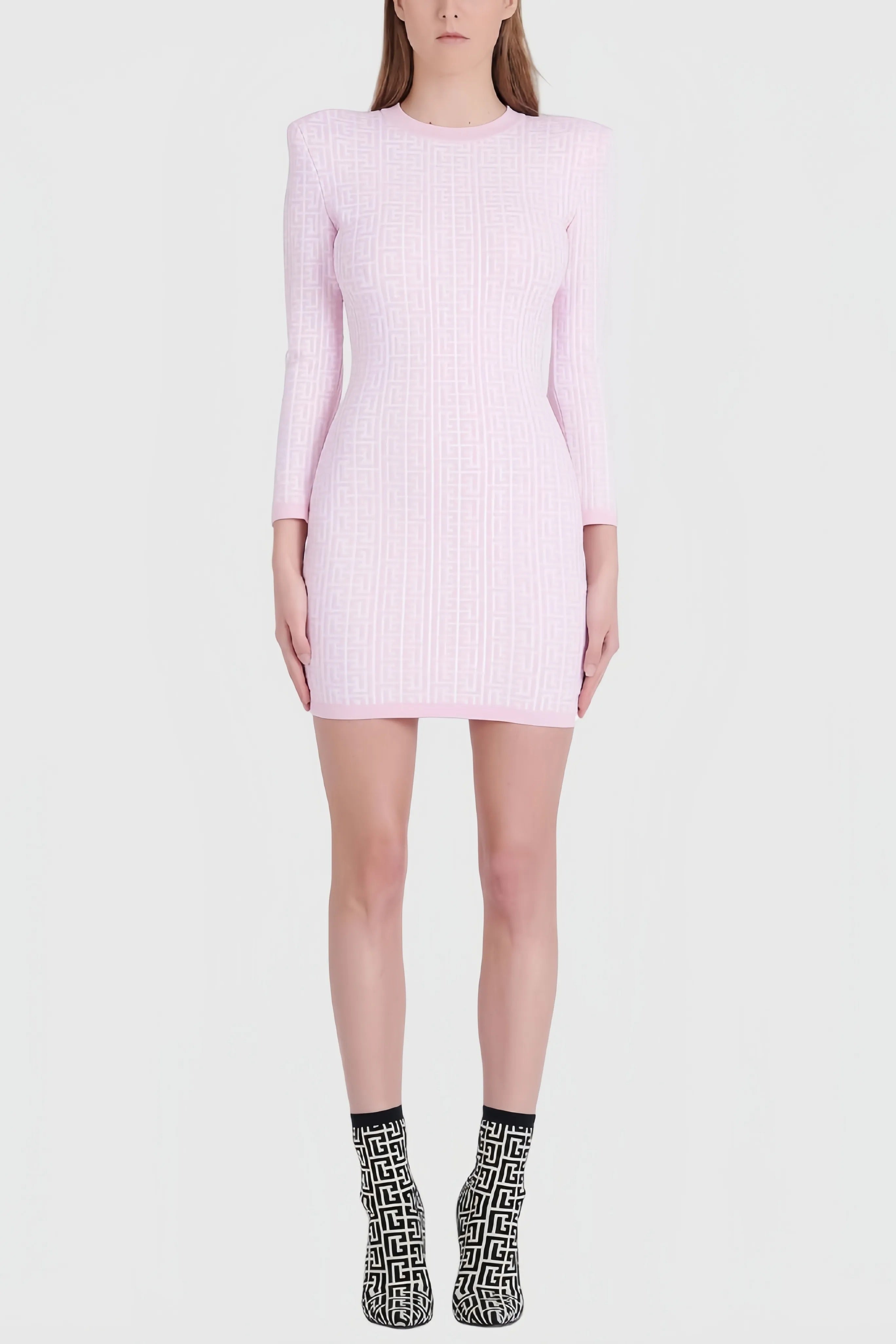 Ljusrosa bodycon-klänning med grafiskt mönster