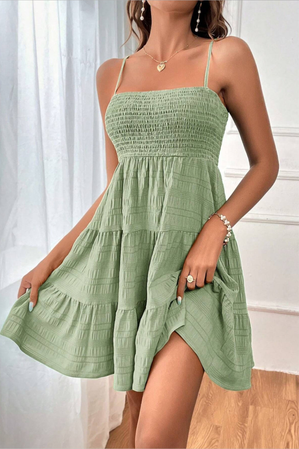 Isla Smockad Volangklänning