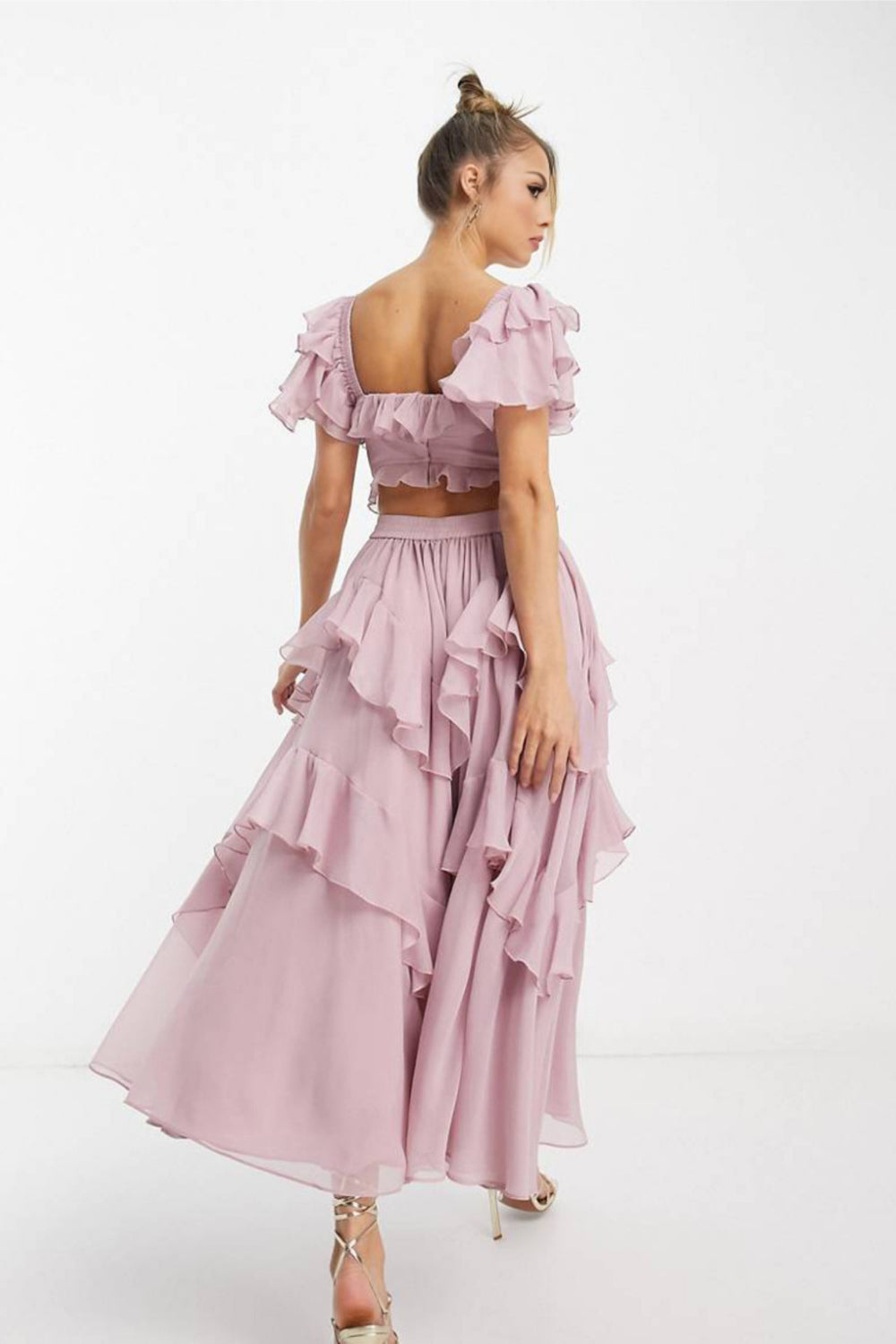 Midiklänning med volangärm