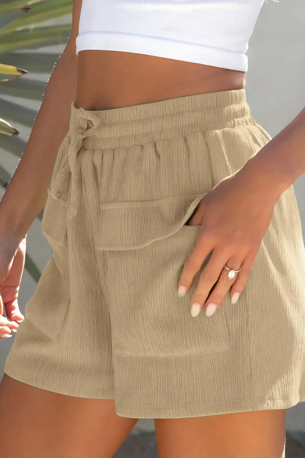 SOMMARSHORTS MED DRAGSNÖ