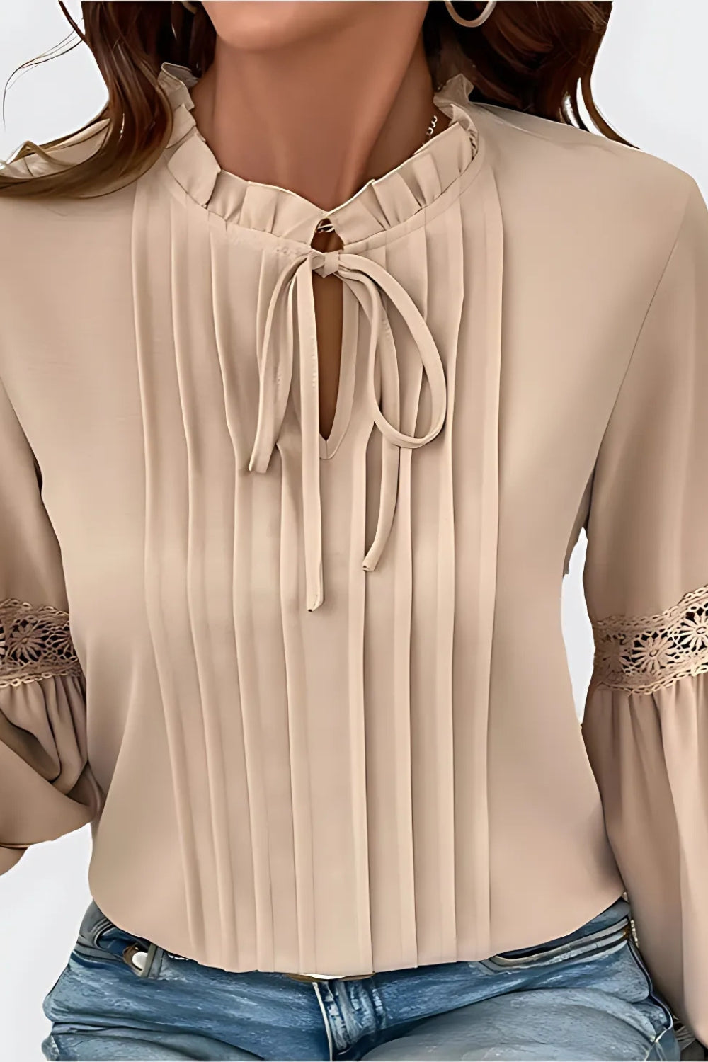 BEIGE BLUS MED DRAGSNÖR