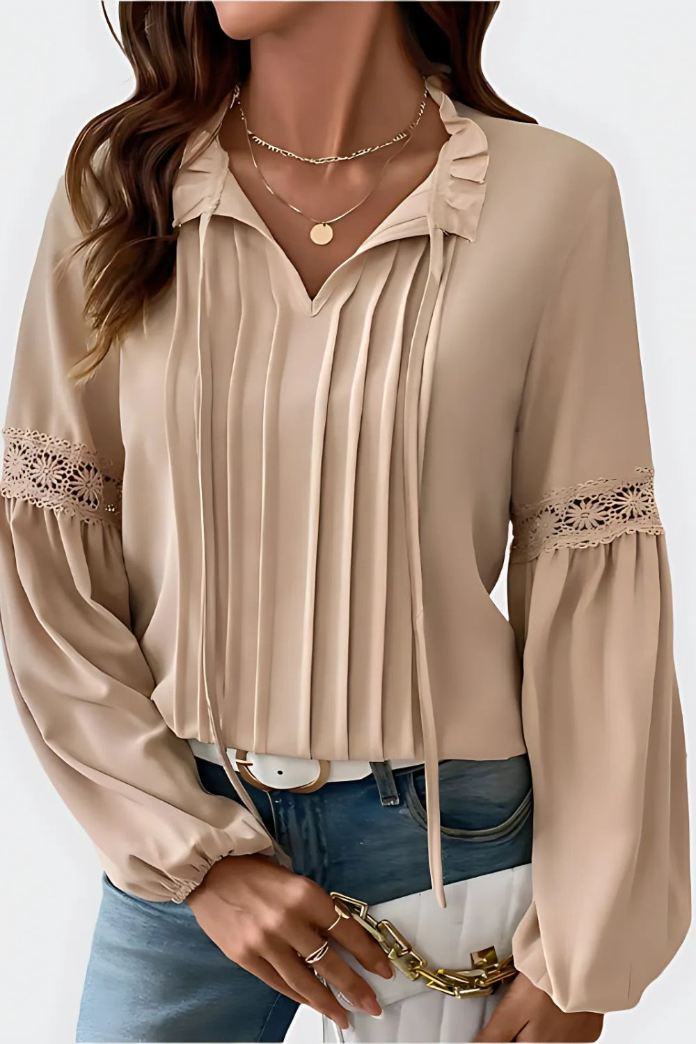 BEIGE BLUS MED DRAGSNÖR