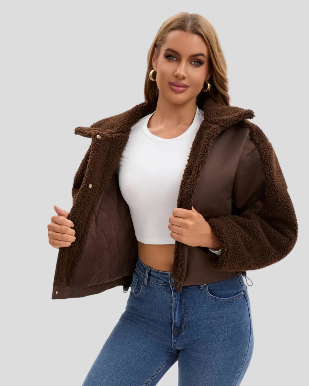 Pufferjacka med hög krage och texturerade ärmar – dragsko i fåll