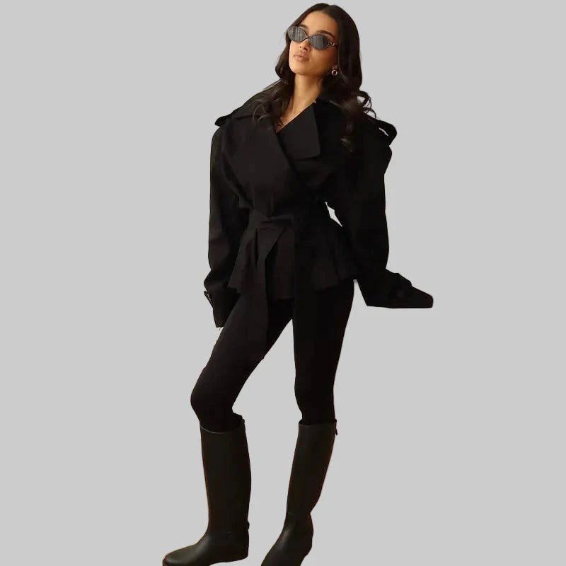 Omlottjacka med vida slag och knytskärp