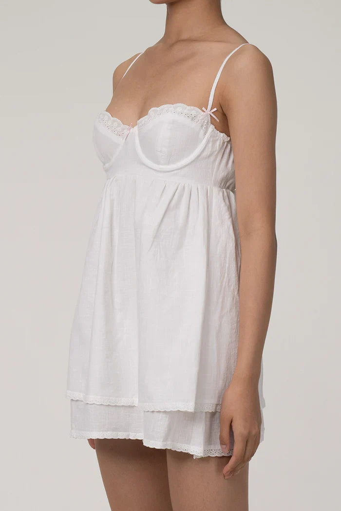Vit babydoll miniklänning
