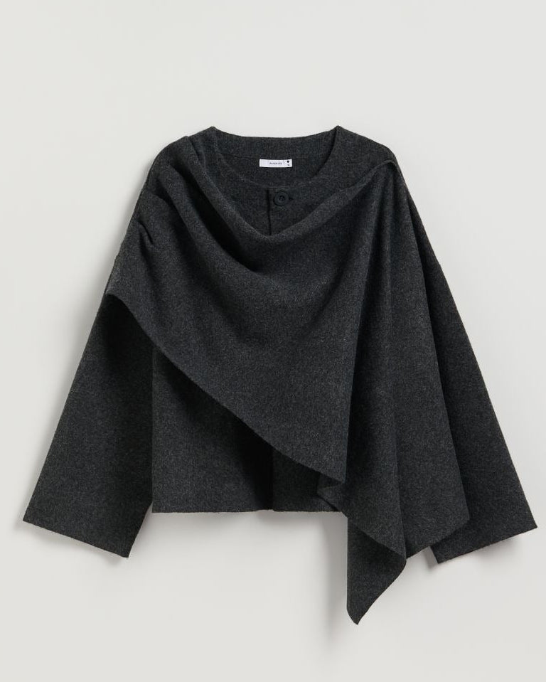 Antracitgrå draperad poncho med asymmetrisk fåll