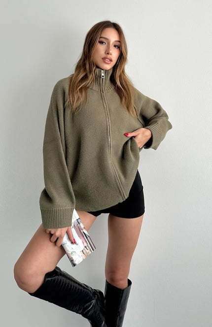 Oversize zipkofta med hög krage