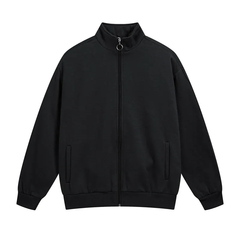 Jacka med hög krage, dragkedja och sidofickor