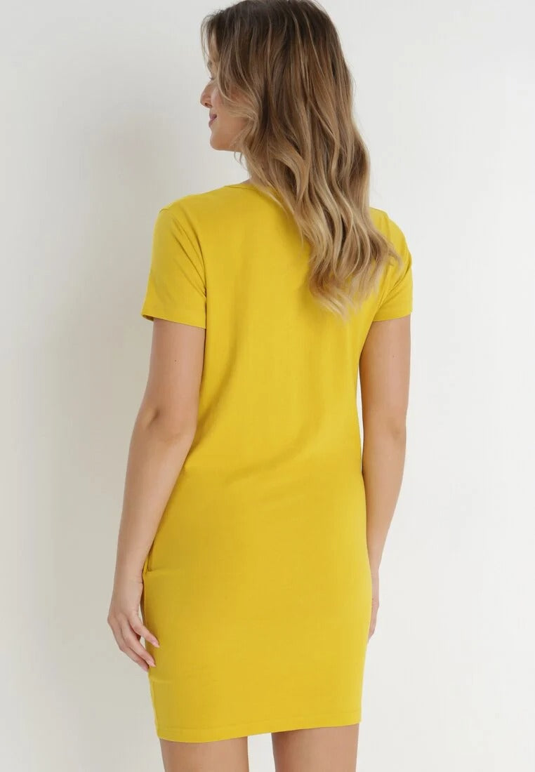 Gul T-shirtklänning med fickor