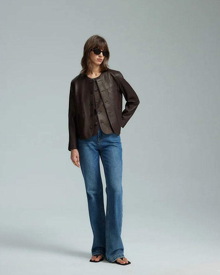 Mörkbrun kraglös jacka med patchfickor