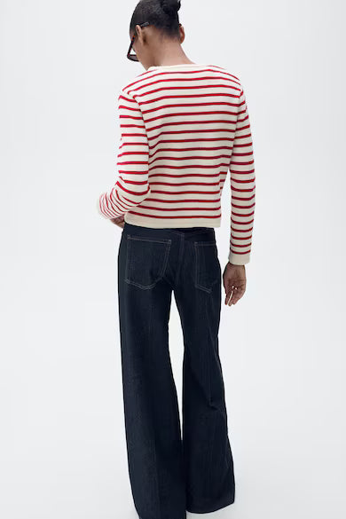 Randig kofta i rött och creme