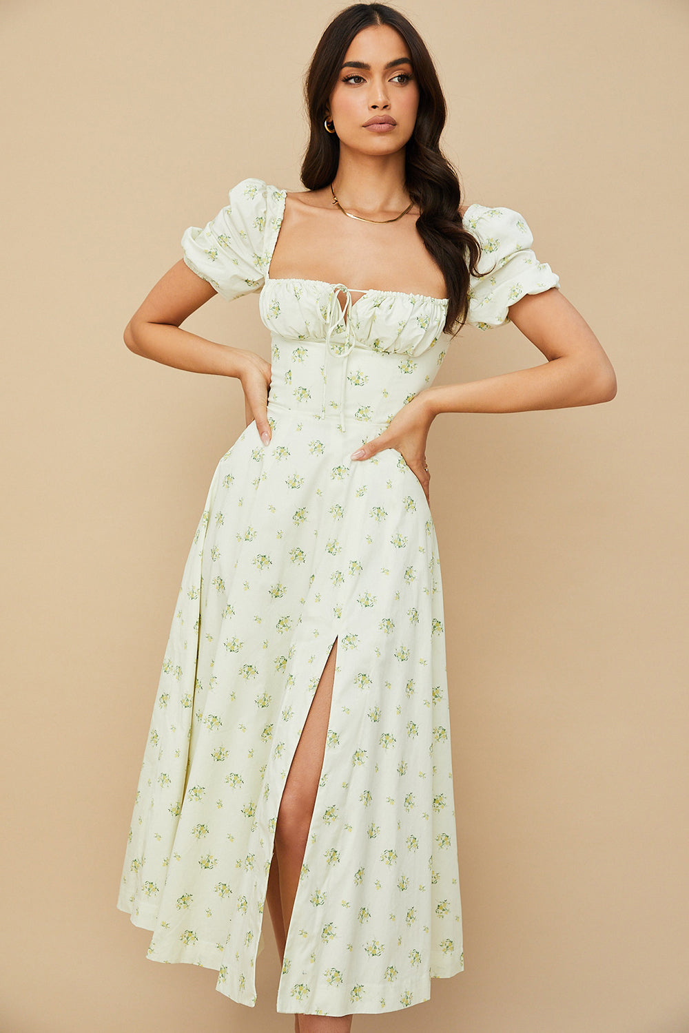 Medium sundress med blommiga puffärmar